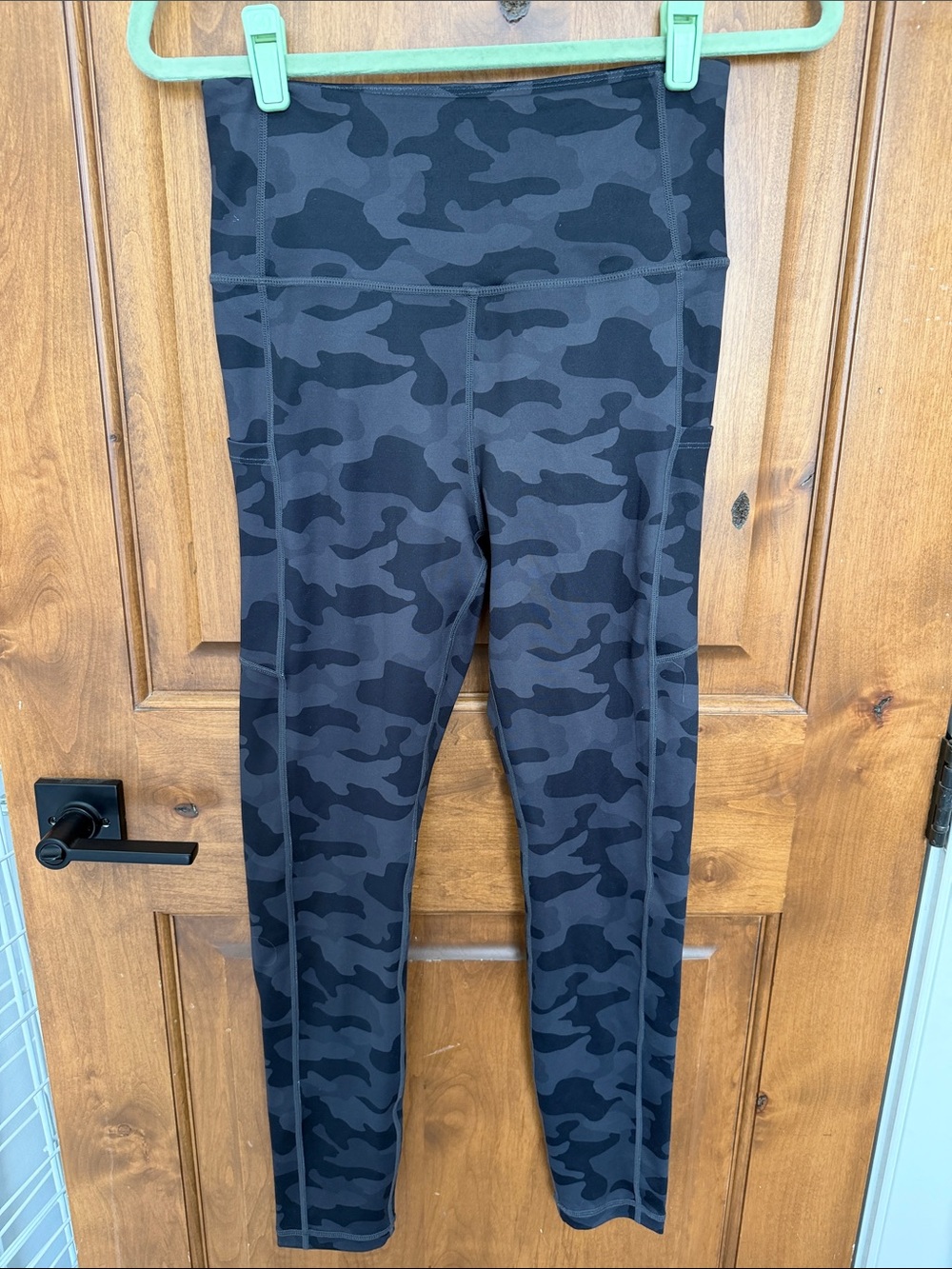 Maven thread black camo leggings